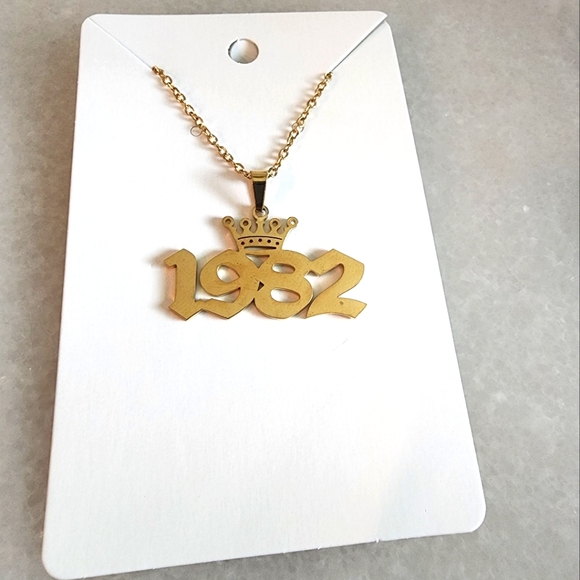 🔥GOLD "1982" NECKLACE🔥 - Picture 5 of 6